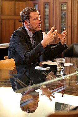 PS-president Paul Magnette was appointed informer on 5 November 2019. On 9 December he returned the assignment to the King.