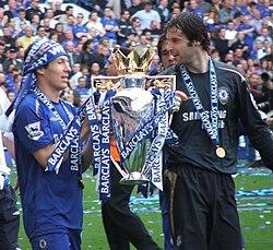 Robben and Petr Čech celebrating the 2005–06 Premier League win in April 2006