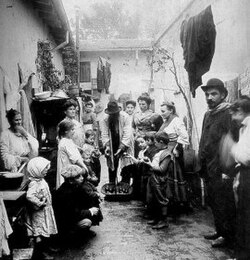 Italian immigrants in a conventillo in Buenos Aires