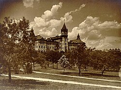 The university's Old Main Building in 1903