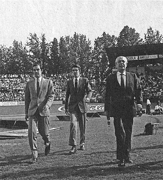 Angelo Moratti (right) and Massimo Moratti (centre), the two most successful presidents in the history of the club