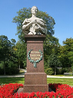 Monument to Victoria by Joseph Uphues, 1902, in Spa gardens in Bad Homburg vor der Höhe