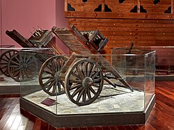 Chongtong-gi(총통기/銃筒機) Hwacha. Each of the 50 gun barrels was loaded with four bullets, firing a total of 200 bullets. (Seoul War Memorial)