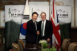 Lee and British Prime Minister Keir Starmer at the 51st G7 summit in Kananaskis, Canada, 17 June 2025