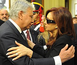 Fernández de Kirchner with former Spanish prime minister Felipe Gonzalez, during the state funeral of Néstor Kirchner in 2010
