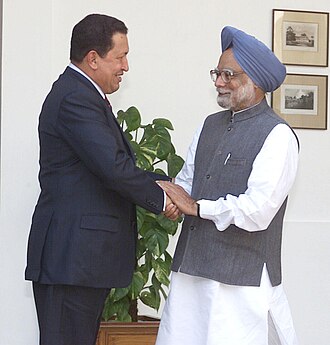 Meeting between Hugo Chávez and Indian prime minister Manmohan Singh in New Delhi, 2005.