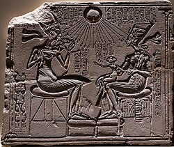 Akhenaten, Nefertiti and their children