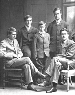 The Lawrence brothers in 1910 – Thomas (left), Frank, Arnold (centre), Bob and Will
