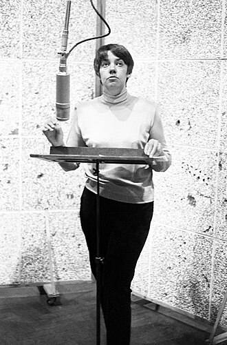 María Elena Walsh in a recording studio.