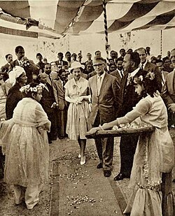 Elizabeth II, seen here visiting Chittagong in 1961, was Pakistan's Queen until 1956.