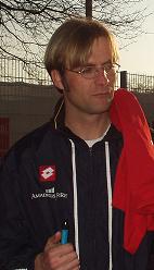 In 2004, Klopp led his former club, Mainz 05, to Bundesliga promotion.