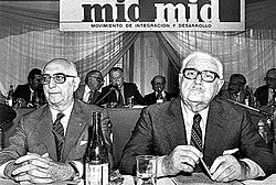 Frondizi with his advisor Rogelio Frigerio, during a meeting of their political party, the MID, in October 1984.