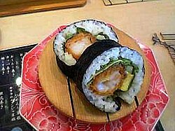 Ebifurai-maki (エビフライ巻き) – fried-shrimp roll