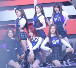 (G)I-dle performing their cover of 4Minute's "Hot Issue" in September 2018