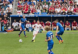Stieber against Guðmundsson, Bjarnason and Sigurðsson of Iceland, during Hungary's second group match of UEFA Euro 2016