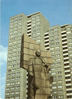Statue of Lenin erected by the East German Marxist–Leninist government at Leninplatz in East Berlin (removed in 1992)
