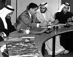 Adi Bitar in a meeting with Sheiks Rashid Al Maktoum, Mohammad Al Maktoum, and Maktoum Al Maktoum in Dubai, 1968