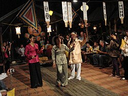 Bầu nậm performance in Hội An