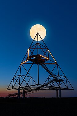 Tetrahedron in Bottrop