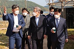 Lee meeting with mayor of Goseong County, Gangwon to discuss proposed projects