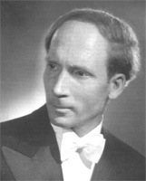 Classical saxophonist Sigurd Raschèr