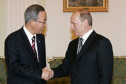 Ban Ki-moon with the President of Russia Vladimir Putin in Moscow in April 2008