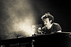 Stelar performing live in 2021