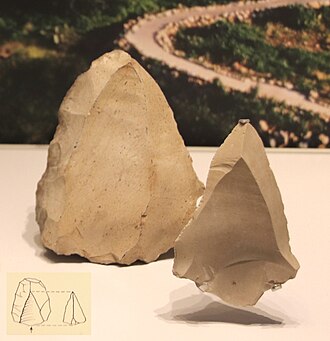 Production of points & spearheads from a flint stone core, Levallois technique, Mousterian culture, Tabun Cave, Israel, 250,000–50,000 BP. Israel Museum