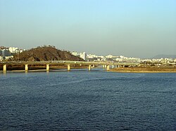 Jungnancheon meets Hangang, seen from Dongho Bridge