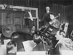 Harrison and Elgar on the recording session of Elgar's Cello Concerto, at His Master's Voice studio, November 1920