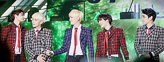 Shinee at the 2013 Melon Music Awards.