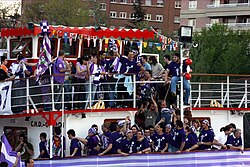 Real Valladolid players cruising the Río Pisuerga while celebrating the club's promotion to La Liga in April 2007