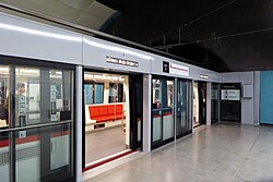 Los Leones station
