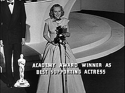 Accepting her Academy Award for Gentleman's Agreement (1947)