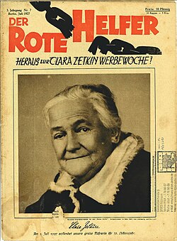 Zetkin on the cover of Der Roter Helfer, July 1927