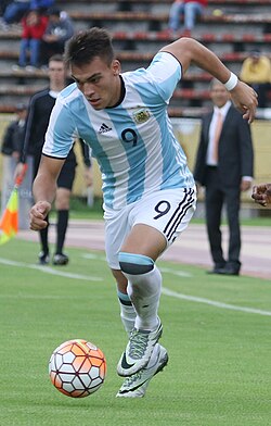 Martínez playing for Argentina U20 at the 2017 South American U-20 Championship