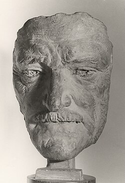 Jo Davidson, Mask of General John J. Pershing, 1919, photo by David Finn, ©David Finn Archive, Department of Image Collections, National Gallery of Art Library, Washington, DC
