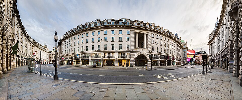 The Quadrant on Regent Street, leading to Piccadilly Circus[b]