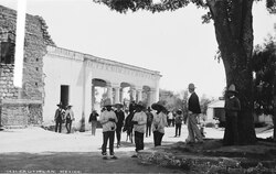 Inhabitants of Cuautitlán photographed between c. 1880 and 1897