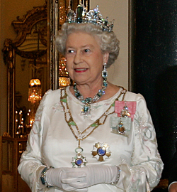 Queen Elizabeth II wearing the "Grand Collar" of the Order of the Southern Cross, a Brazilian order of chivalry founded in 1822.
