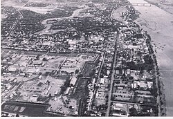 The Quảng Trị Citadel and part of Quảng Trị City looking south, as they were in 1967