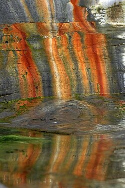 Mineral stains, Rosedale Cliffs – marks caused by chalybeate waters
