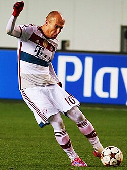 Robben taking a shot during the 2014–15 Champions League