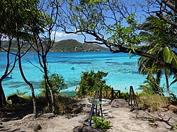 Cangrejo Cay, 13°22′34″N 81°20′52″W / 13.37611°N 81.34778°W