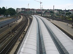 New roof of platform B (view from the new station footbridge)