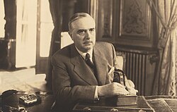 The gentleman diplomat Carl J. Burckhardt at the Hôtel de Besenval