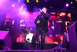 Elefante's (Elephant) song "Así Es La Vida" (That Is How Life Is) was nominated at the 3rd Annual Latin Grammy Awards 2002 for Latin Grammy Best Rock Song.