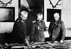 Hindenburg, Kaiser Wilhelm and Ludendorff in discussion at the General Headquarters in Pleß Castle