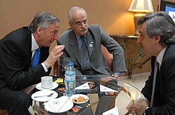 Fernández (right) with President Néstor Kirchner and Foreign Minister Jorge Taiana in 2007
