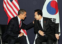U.S. President Barack Obama meeting with President Lee Myung-bak at the G20 summit on 2 April 2009 in London